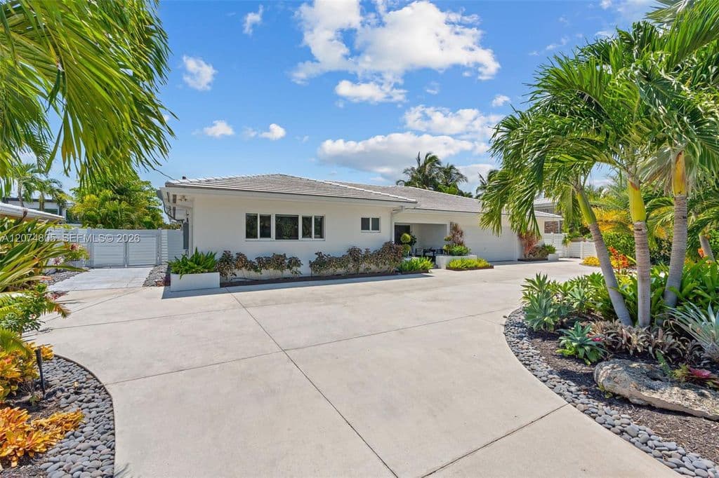 3-bedroom Single-Family Home — 2812 NE 28th St