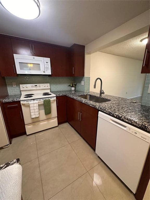 1-bedroom Condo — 10845 SW 112th Ave APT 211
