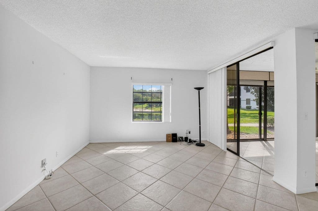 3+1 Condo — 5415 Verona Drive #F