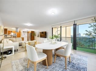 2+1 Condo — 20379 W Country Club Dr APT 1239, Aventura, 33180