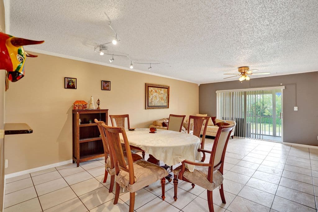 2+1 Condo — 8801 NW 38th Drive #204b