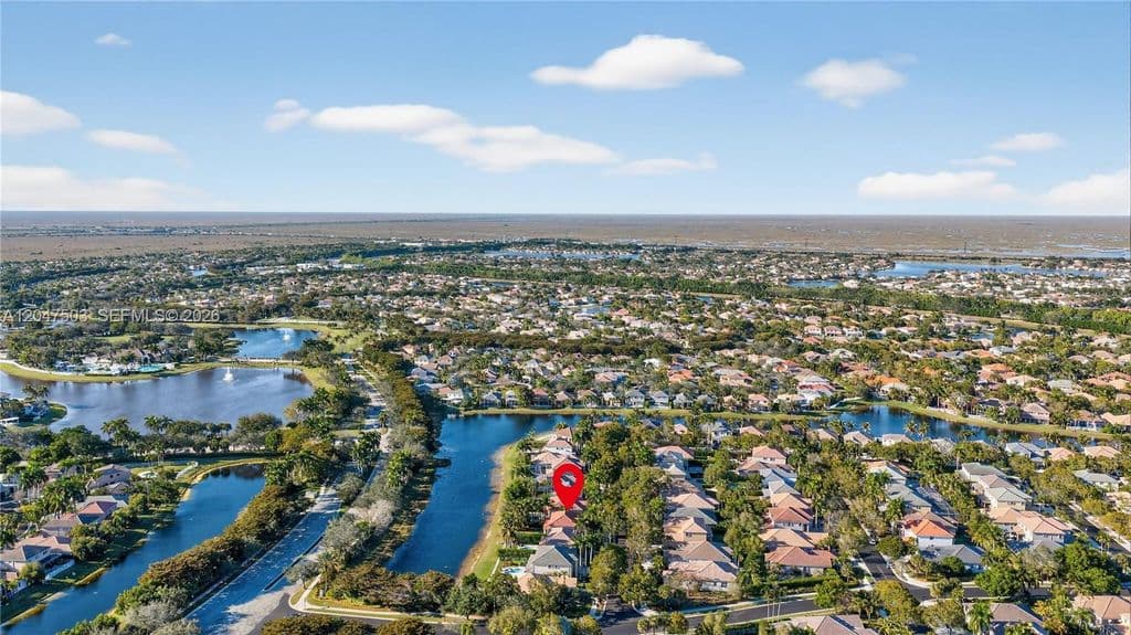 4+1 Müstakil ev — 1325 Chenille Cir