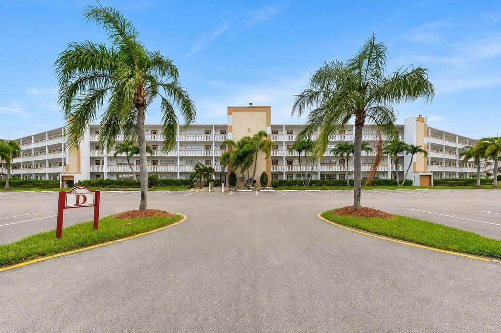 1-bedroom Condo — 1069 Cornwall D