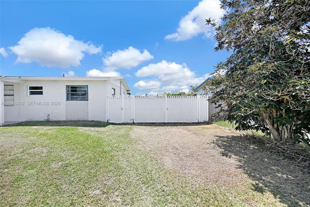 3+1 Müstakil ev — 28410 SW 147th Ave