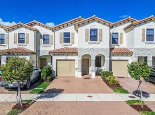 3-bedroom Townhouse — 11907 SW 247th Ter, Homestead, 33032