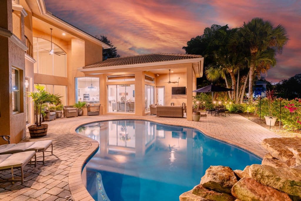 5+1 Müstakil ev — 8801 Wellington View Drive