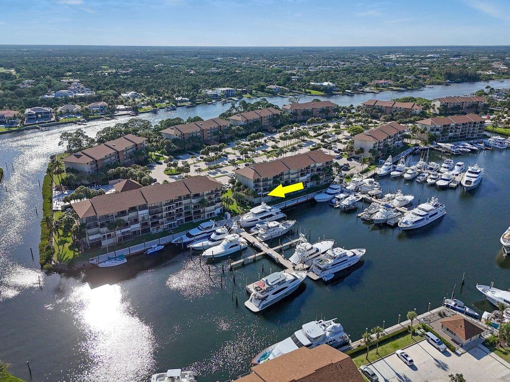 2-bedroom Condo — 2401 Marina Isle Way #206