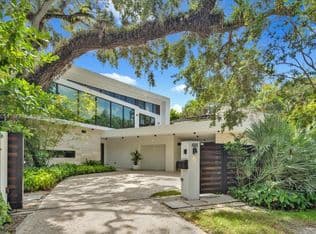 5+1 Müstakil ev — 4181 Ingraham Hwy, Miami, 33133