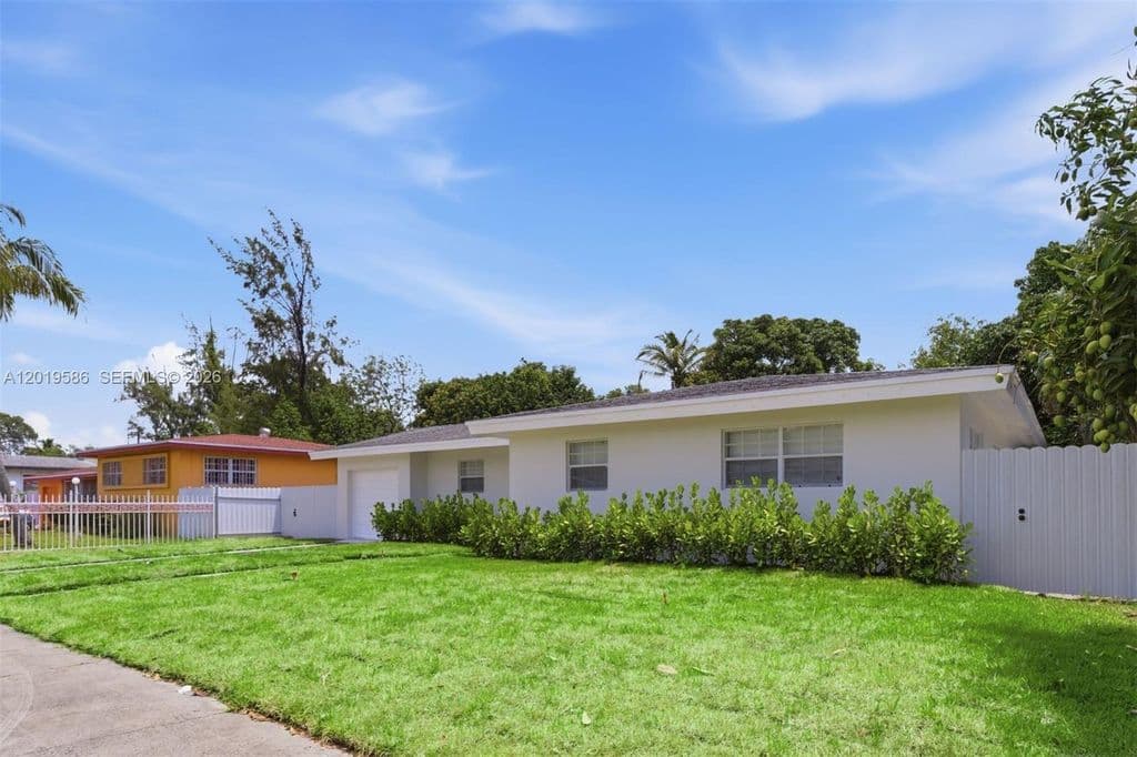 4-bedroom Single-Family Home — 14731 NE 8th Ct