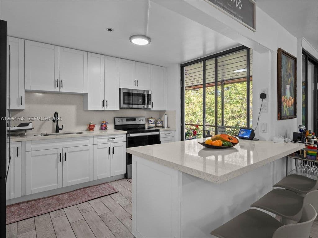 3+1 Condo — 671 NE 195th St APT 329E
