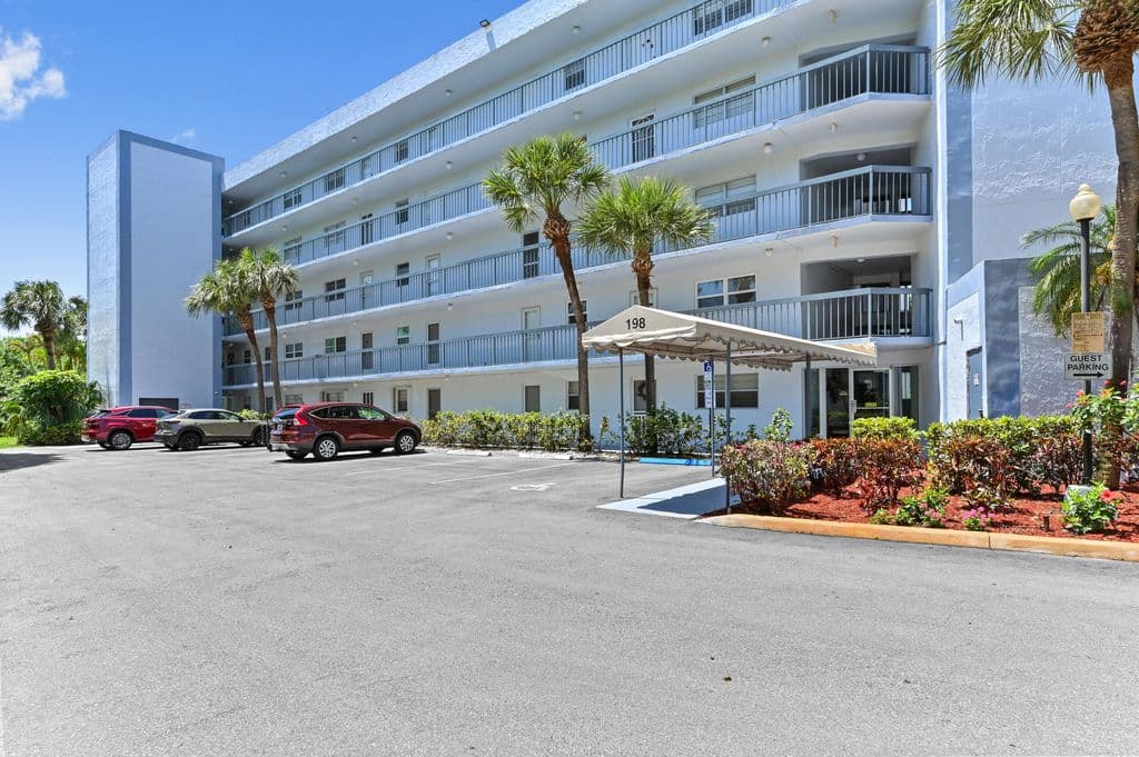 3-bedroom Condo — 198 NW 67th Street #207