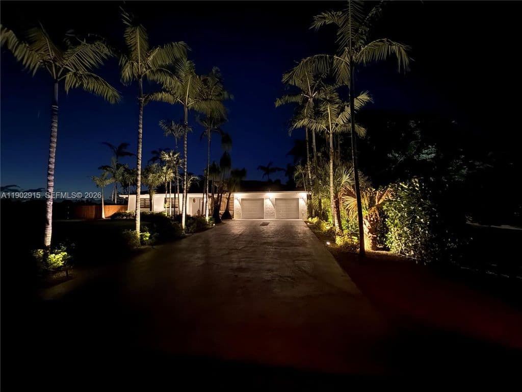 4-bedroom Single-Family Home — 20440 SW 292nd St