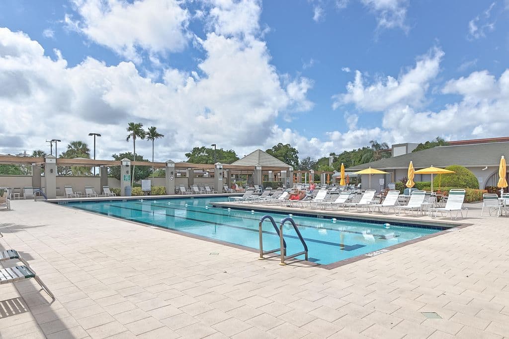 2+1 Condo — 1204 BAHAMA Bend #B2