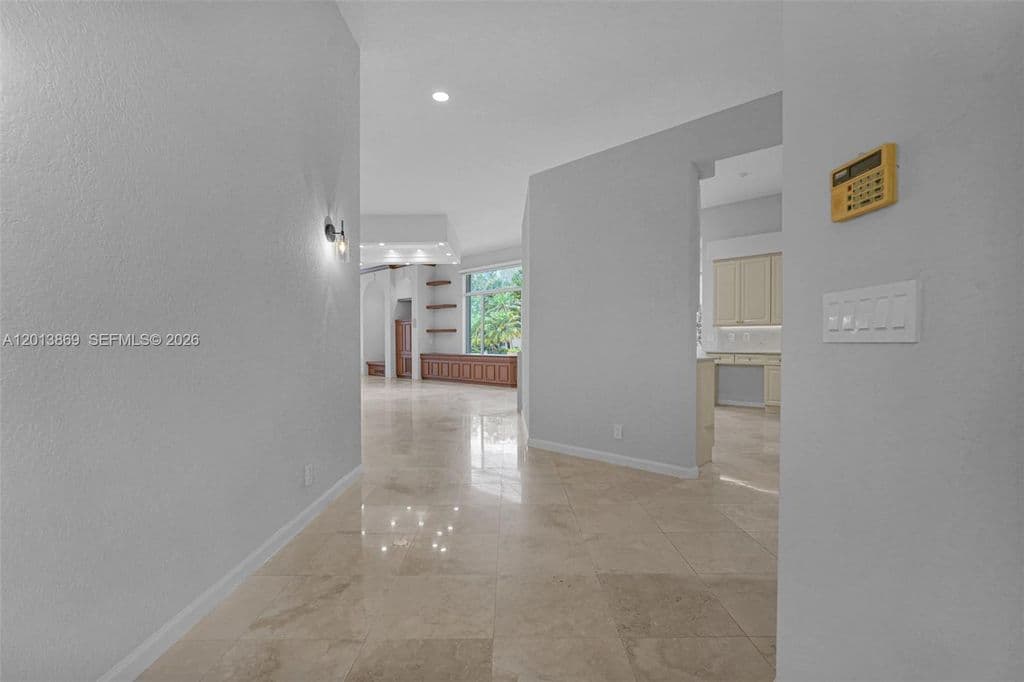 4-bedroom Single-Family Home — 2456 Bay Isle Ct
