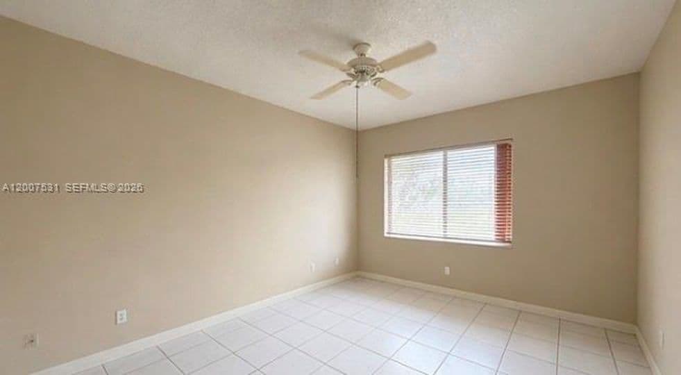 2+1 Condo — 900 SW 12th St APT 110