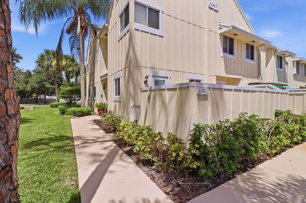 2-bedroom Property — 6263 RIVERWALK Lane #1