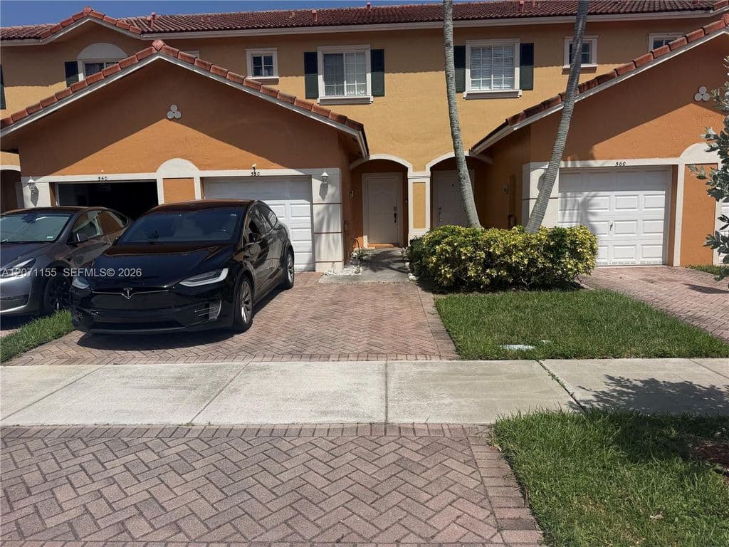 3+1 Mülk — 550 Saint Tropez Ln