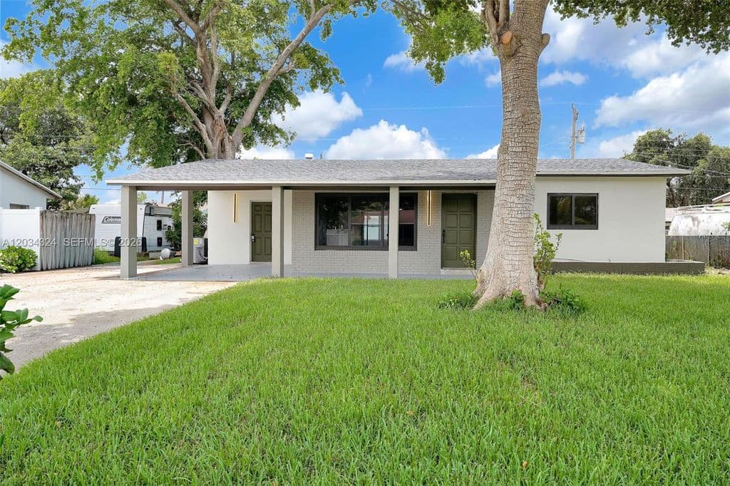 2-bedroom Single-Family Home — 3140 NE 9th Ter
