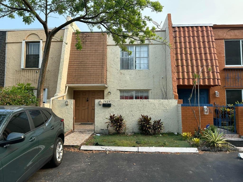 3-bedroom Property — 7424 NW 75th Street