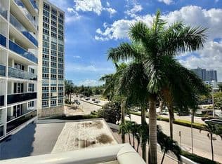 2+1 Condo — 3140 S Ocean Dr APT 310, Hallandale Beach, 33009