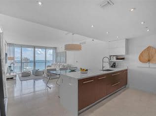 2-bedroom Condo — 465 Brickell Ave APT 2703, Miami, 33131