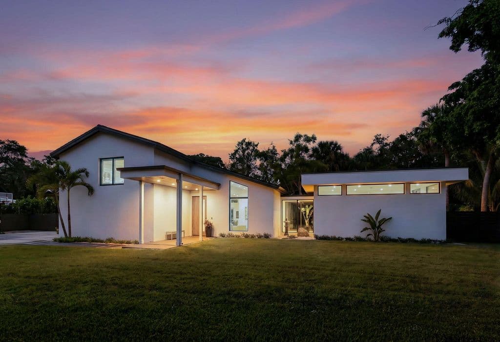 4-bedroom Single-Family Home — 13071 FLAMINGO Terrace