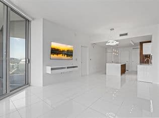 1+1 Condo — 851 NE 1st Ave Unit 1506, Miami, 33132