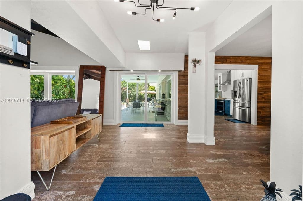 4+1 Müstakil ev — 8380 SW 186th St