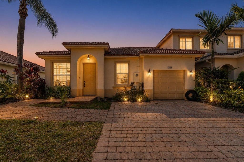 3-bedroom Property — 1723 NW 78TH Way #1723