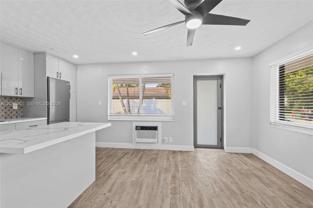6-bedroom Property — 1634 NE 4th Pl
