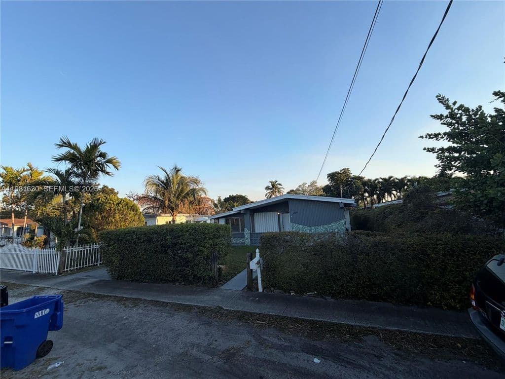 3-bedroom Single-Family Home — 354 NE 173rd St