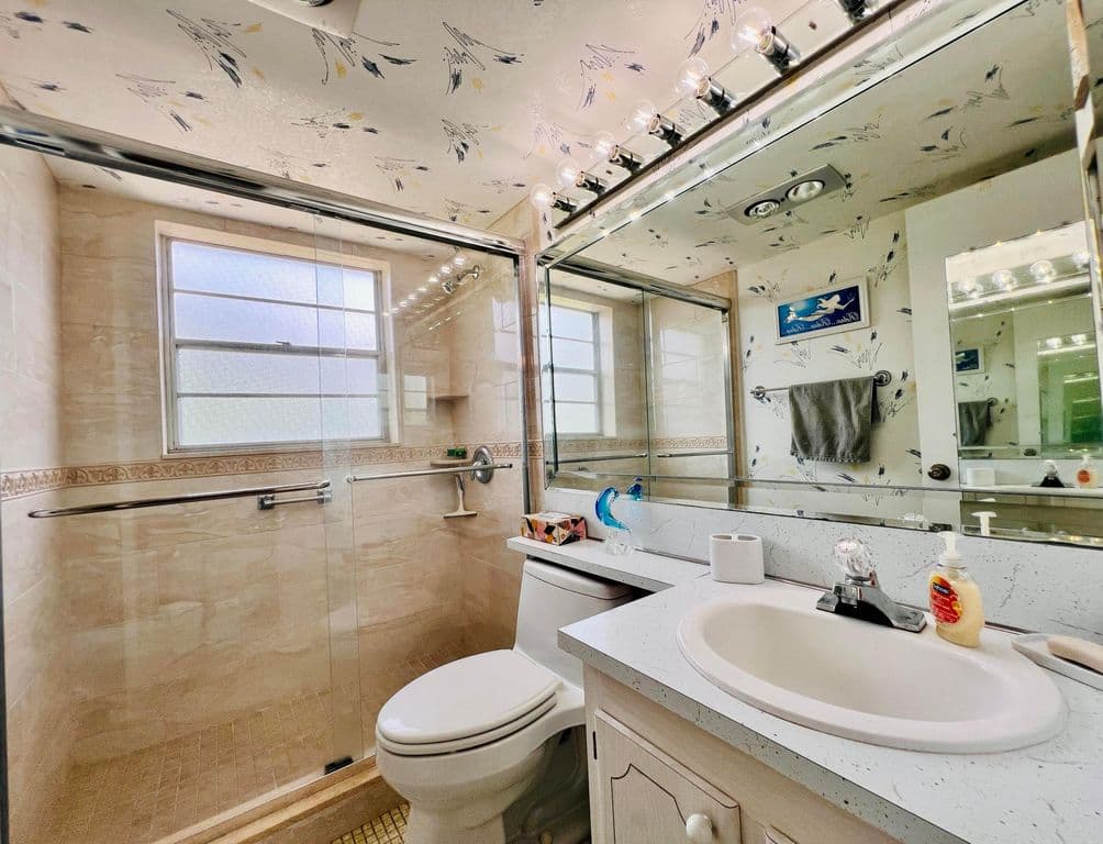 2+1 Condo — 437 Chatham U