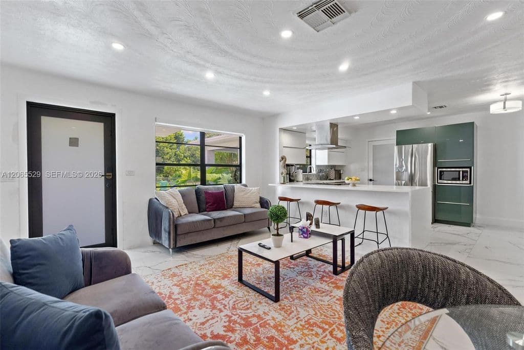 4-bedroom Single-Family Home — 11420 NE 4th Ave
