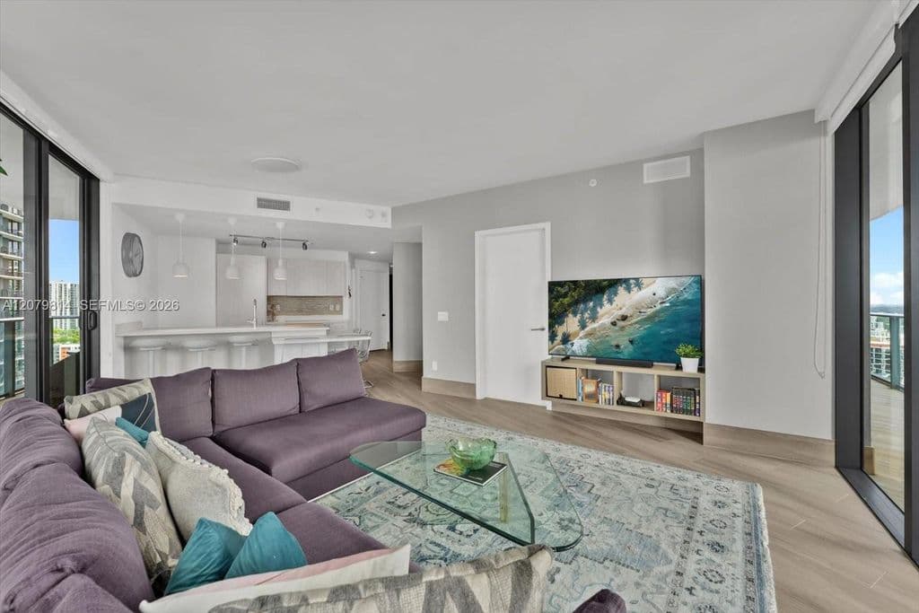 3-bedroom Condo — 501 NE 31st St Unit 2006