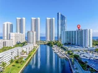 2+1 Condo — 100 Bayview Dr APT 606, Sunny Isles Beach, 33160