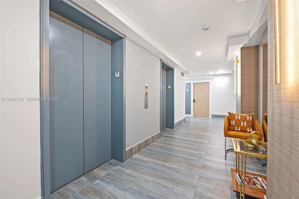 1-bedroom Condo — 209 N Fort Lauderdale Beach Blvd APT 7F