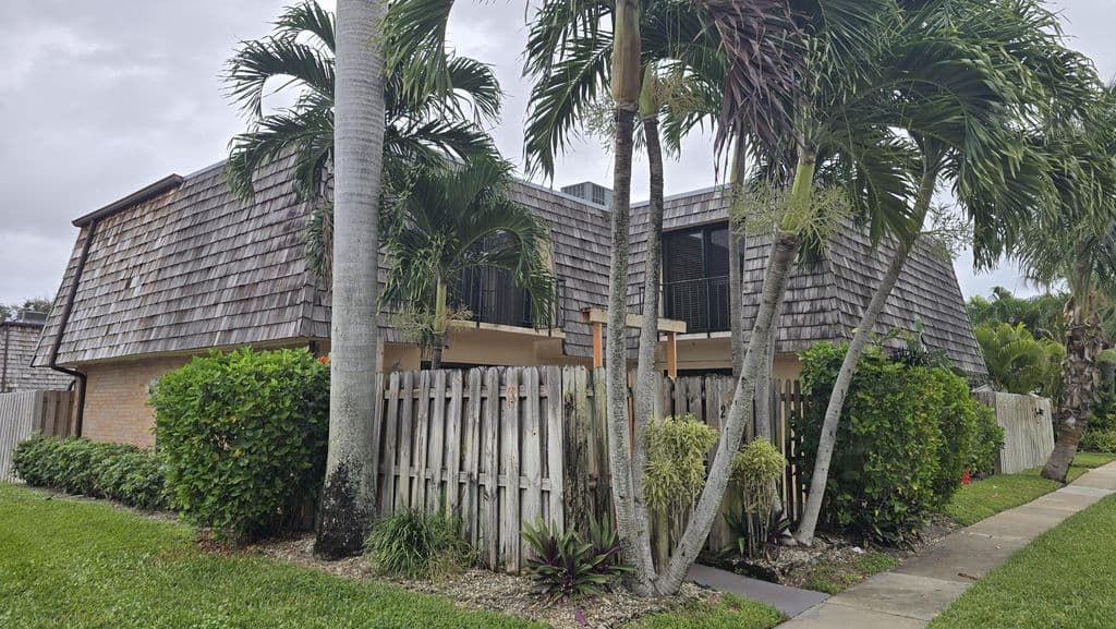 2-bedroom Property — 257 Lake Arbor Drive
