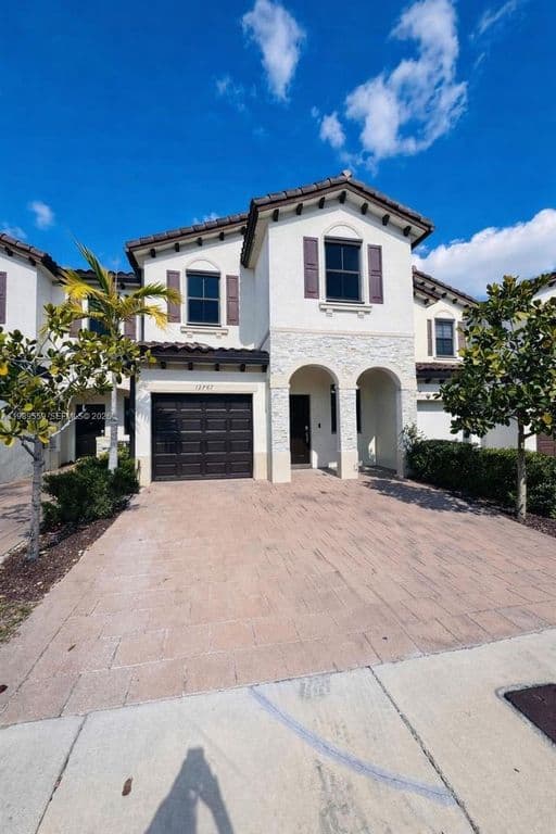 3-bedroom Property — 12767 SW 230th Ter