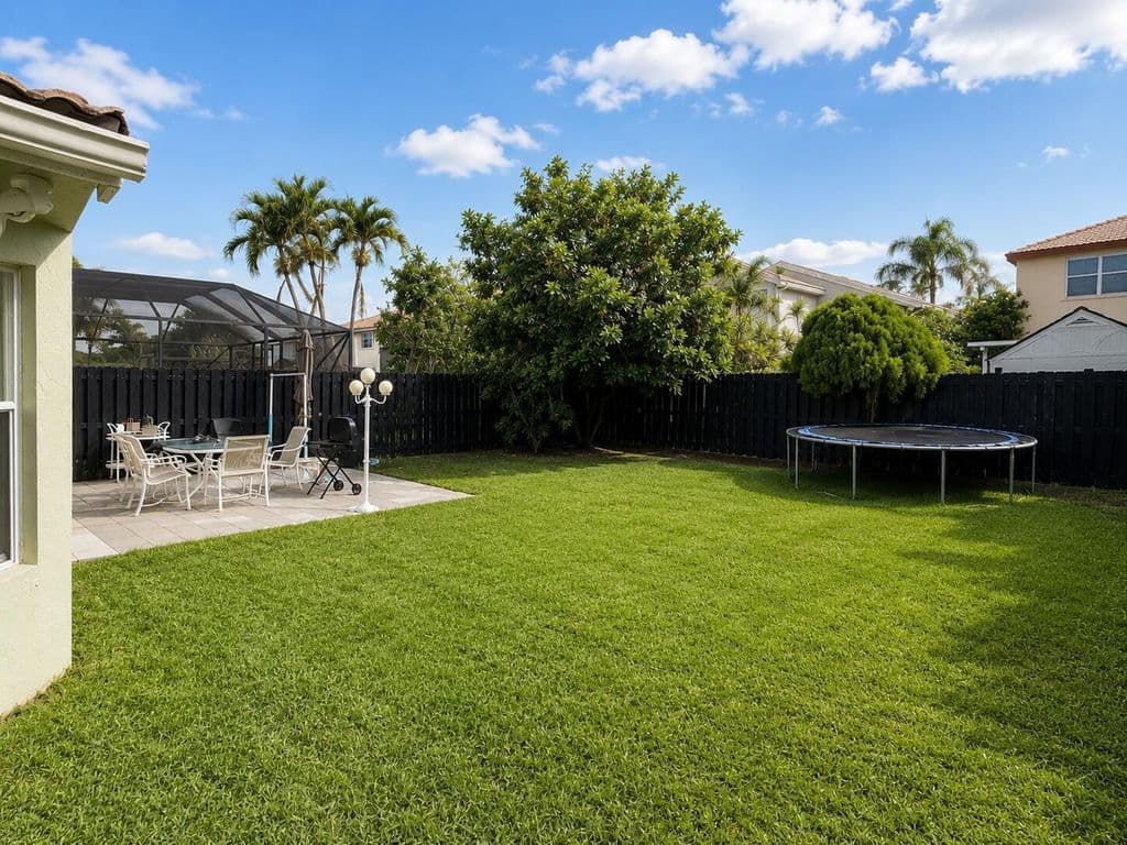 3+1 Müstakil ev — 7063 Middlebury Drive