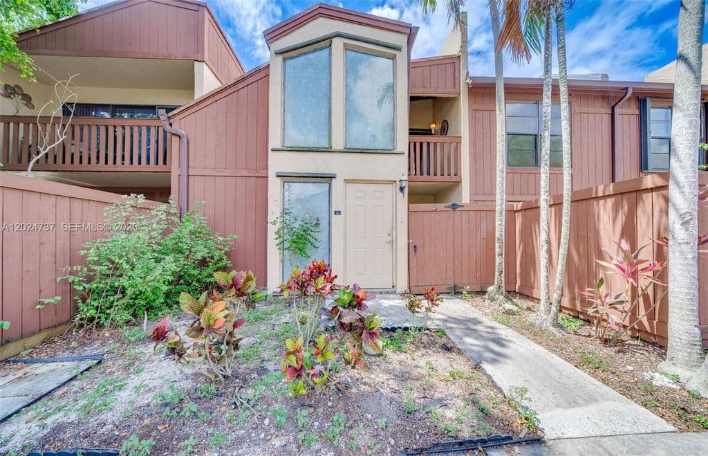 3+1 Mülk — 6547 SW 116th Pl APT C