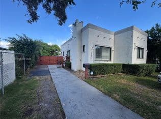 3+1 Müstakil ev — 10841 NE 2nd Pl, Miami, 33161