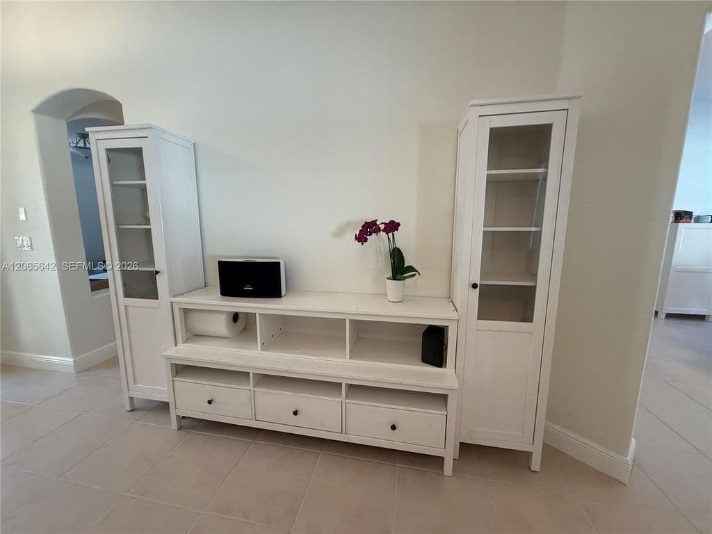 4+1 Müstakil ev — 2823 Poinciana Cir