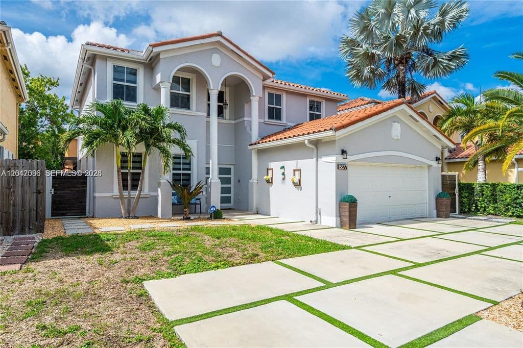 5-bedroom Single-Family Home — 15877 SW 61st Way