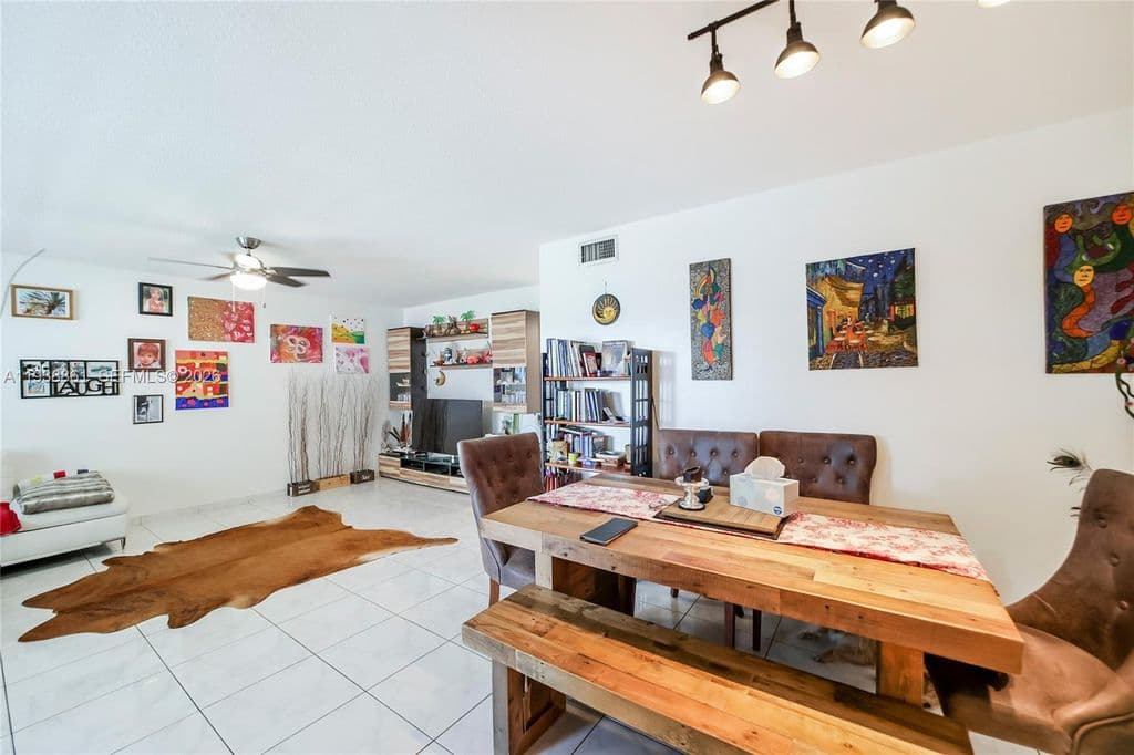 2+1 Condo — 541 Blue Heron Dr. #205C