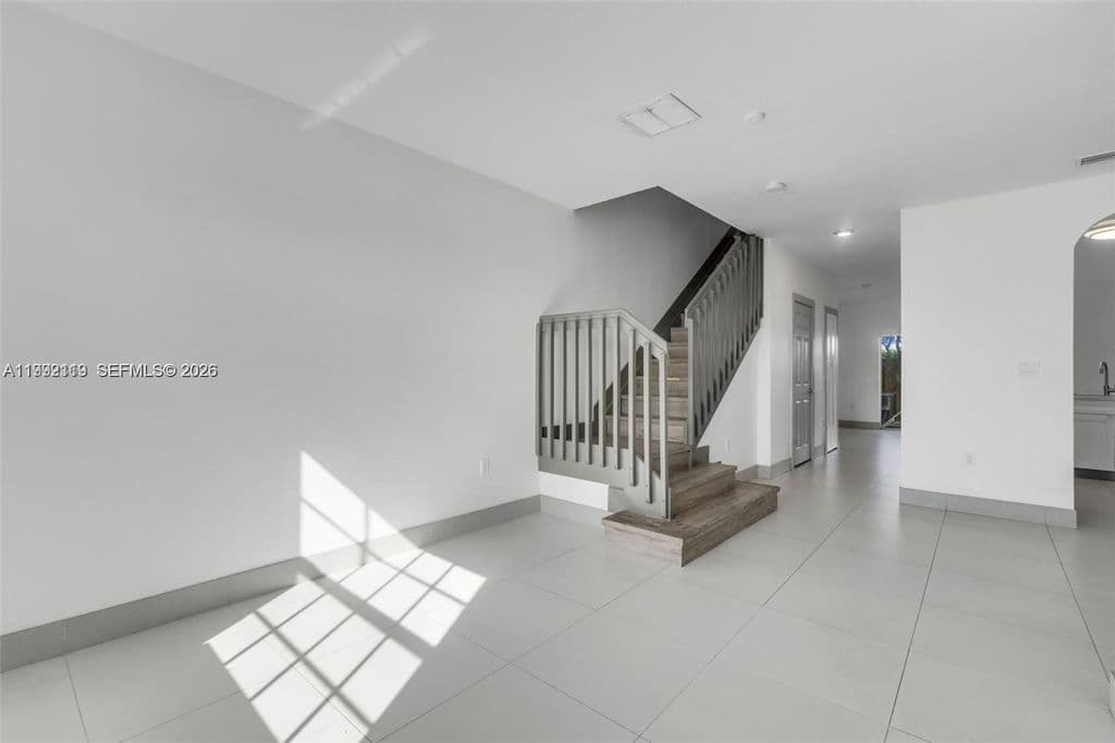 3+1 Mülk — 1720 NE 33rd Ave #1045