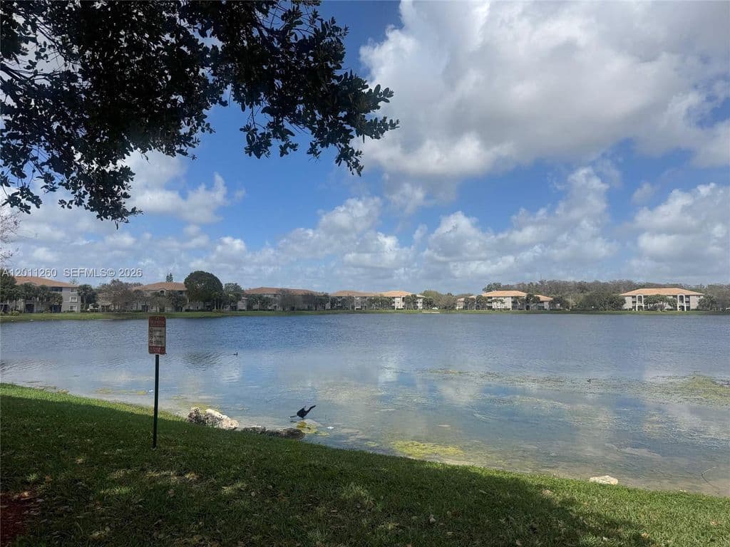 3+1 Condo — 5065 Wiles Rd APT 103