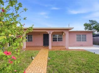 5-bedroom Single-Family Home — 921 E 14th St, Hialeah, 33010