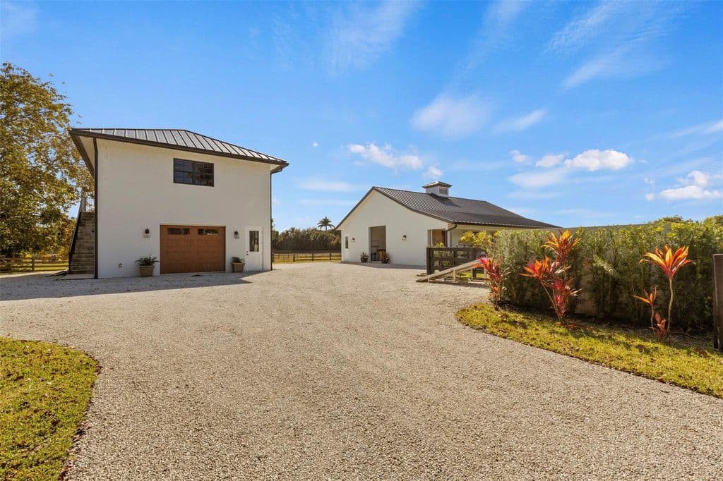 5+1 Müstakil ev — 14473 Draft Horse Lane