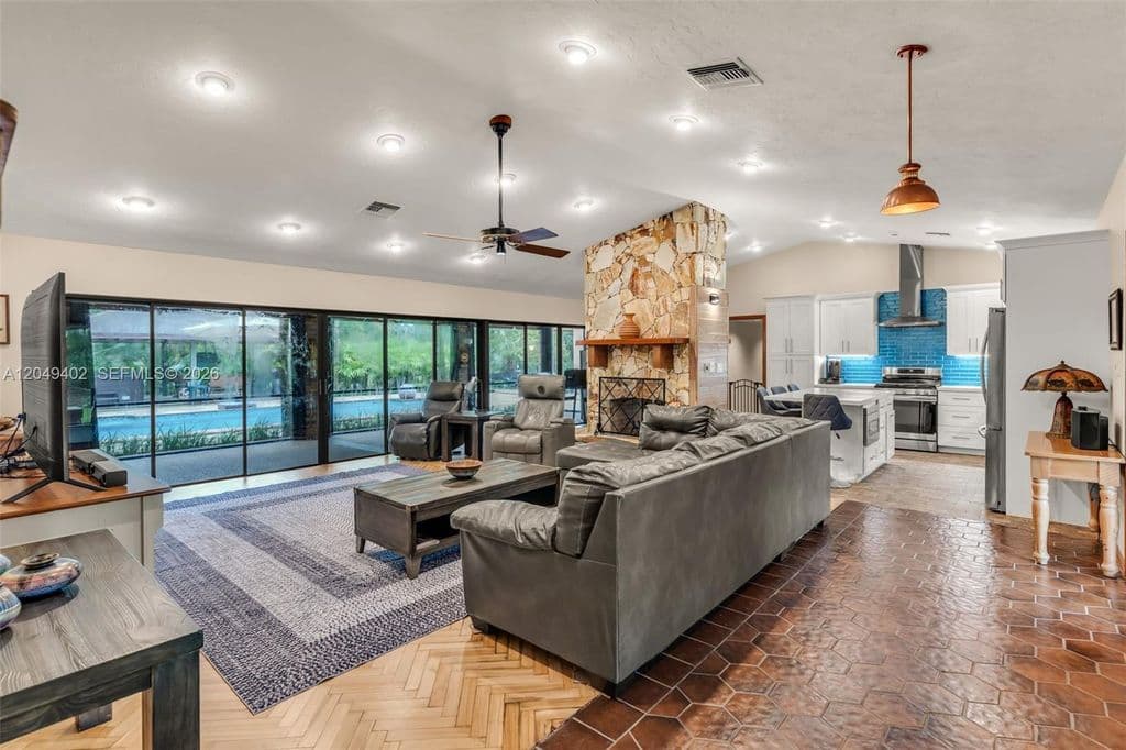 4-bedroom Single-Family Home — 19120 SW 270th St