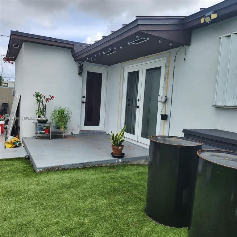 4-bedroom Single-Family Home — 21200 NW 29th Ave